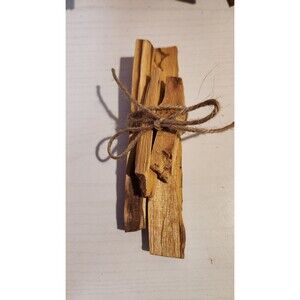 Palo Santo  Stick 4 piezas de diferente taman̈os de 6",5"4",3.